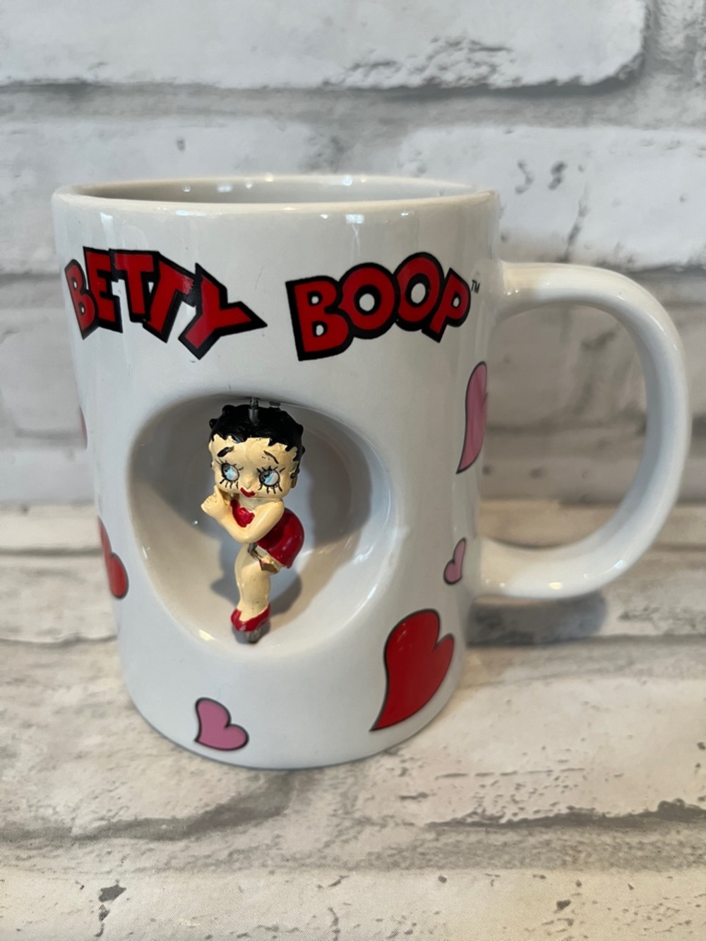 Betty Boop White coffee Mug with Red & Pink Heart Accents 3D Betty figure spins